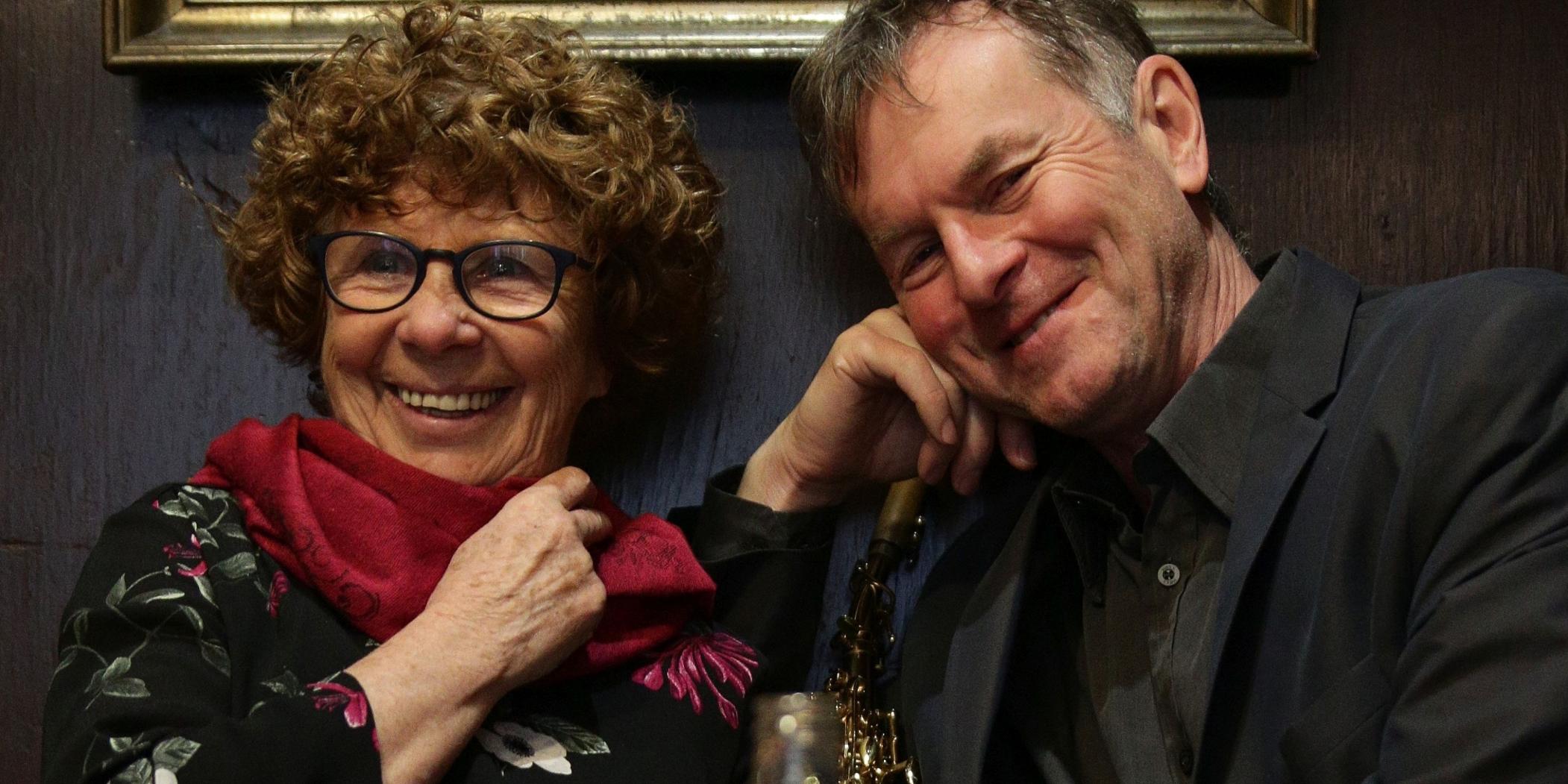 Sylvie Schenk (Schriftstellerin, Lesung) und Heribert Leuchter (Saxophon)