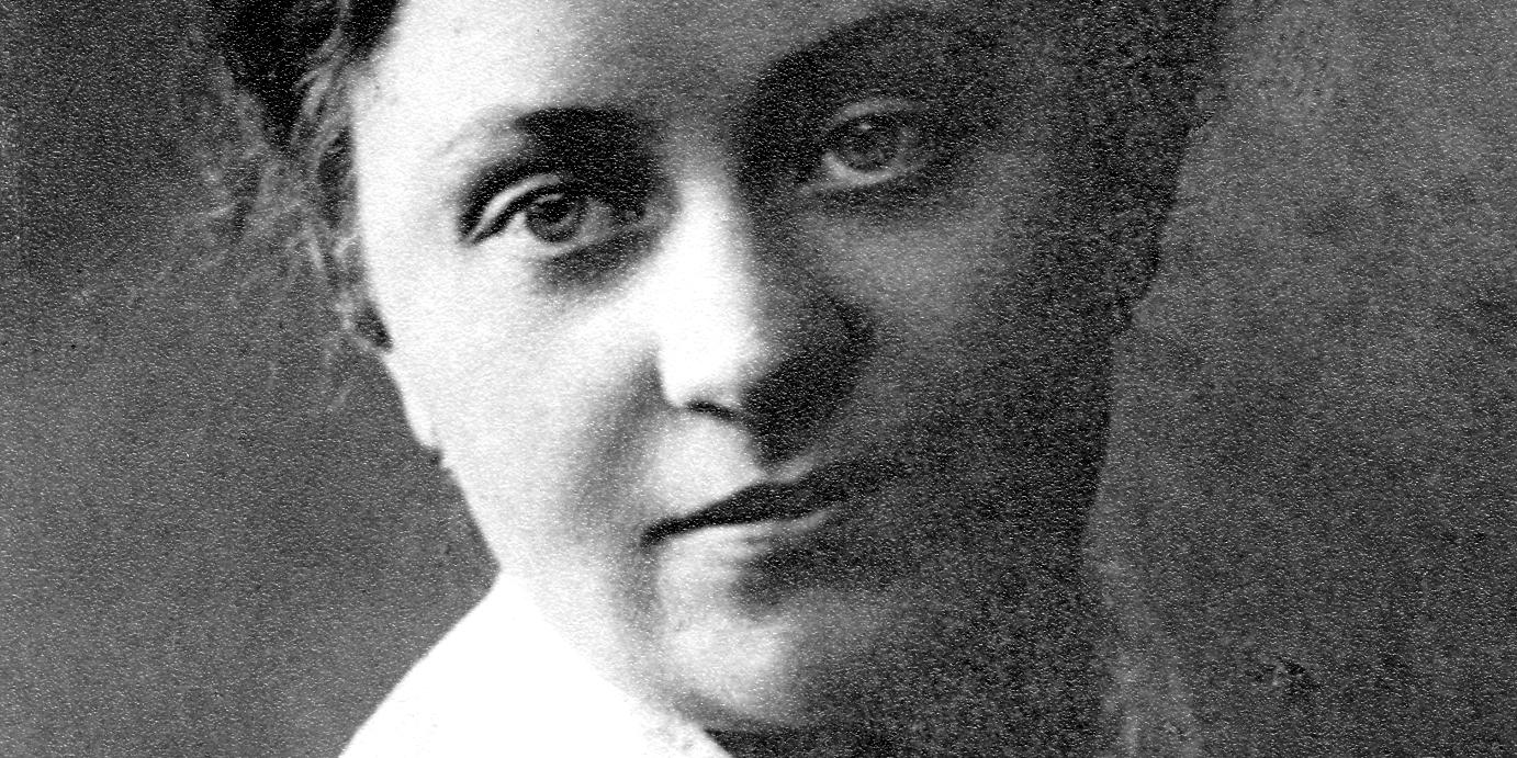 Porträtfoto einer Frau aus den 1920-er Jahren.