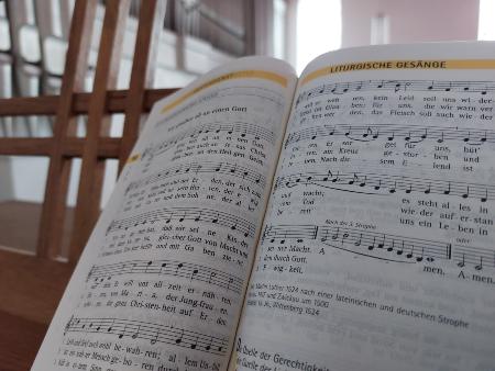 Wir glauben all an einen Gott (Luther)