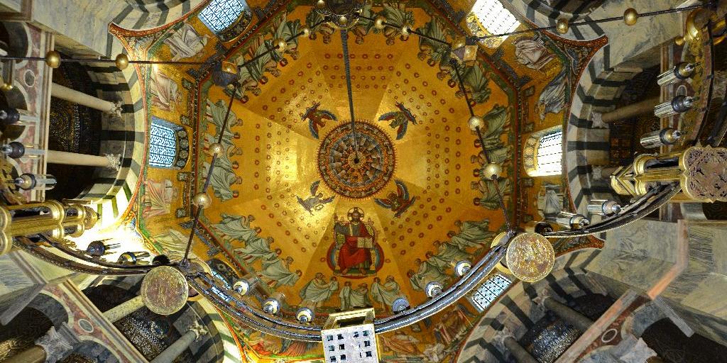 Mosaik in der Kuppel des Aachener Oktogons im Dom