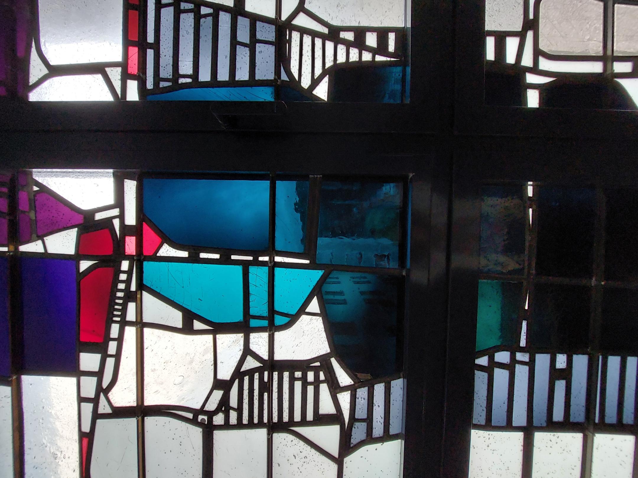 Ludwig Schaffrath, Fenster in der Bischöflichen Akademie: freie Komposition, Antikglas, Opalglas, Blei, 1966